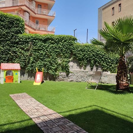 Appartamento Incantevole Con Parcheggio E Giardino Catania Exterior foto